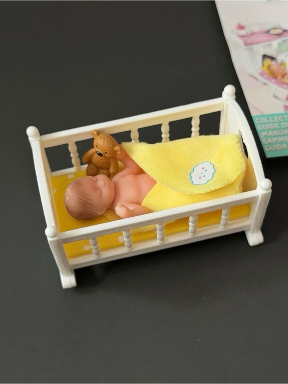 Zuru My Mini Baby Series 1 Yellow Crib Cradle Silicone Baby Set